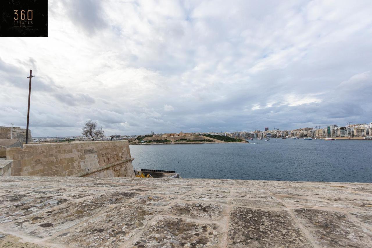 Seafront - Top Location, Top Floor With Wifi & Ac By 360 Estates Valletta Zewnętrze zdjęcie