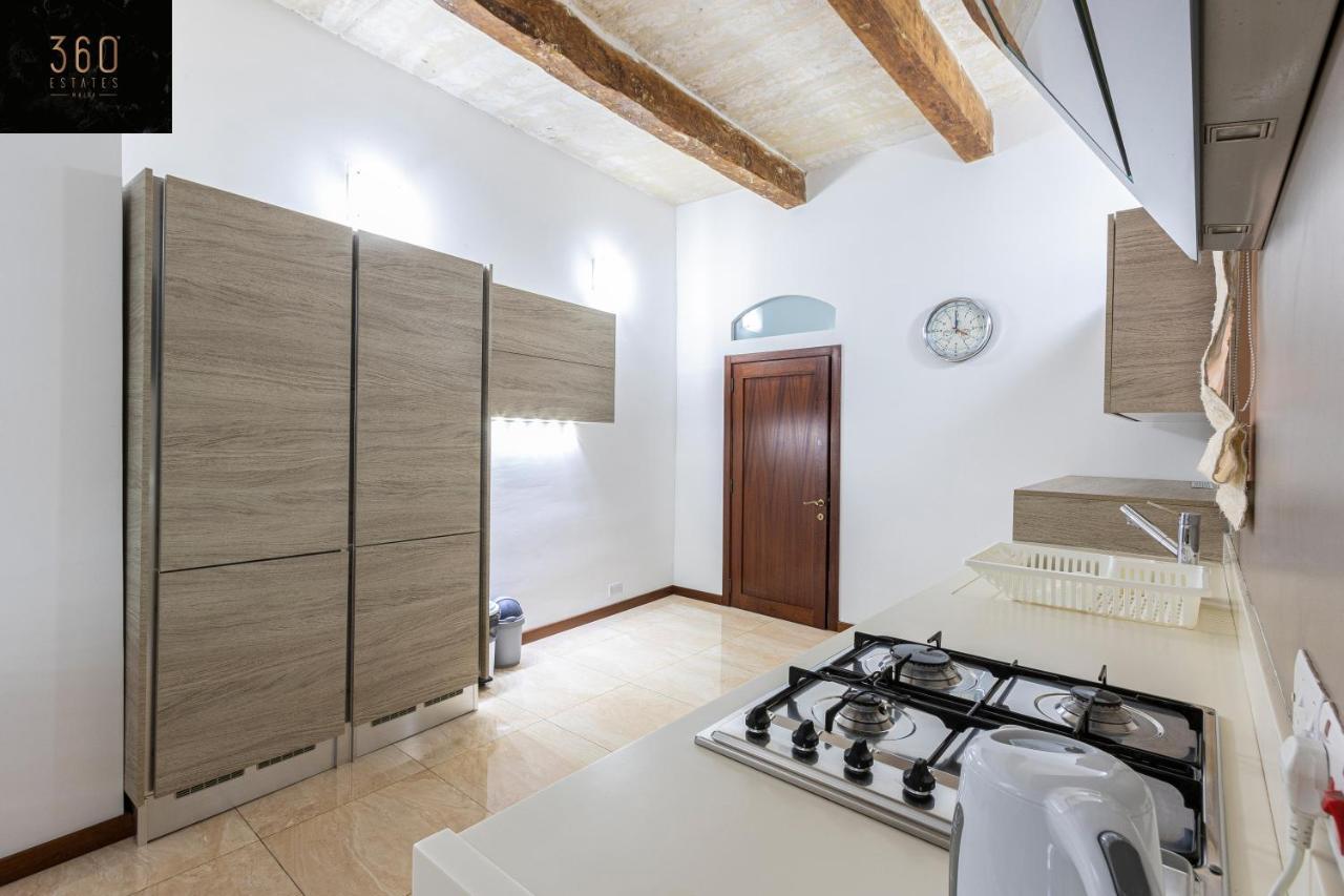 Seafront - Top Location, Top Floor With Wifi & Ac By 360 Estates Valletta Zewnętrze zdjęcie
