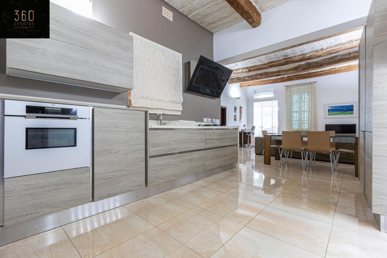 Seafront - Top Location, Top Floor With Wifi & Ac By 360 Estates Valletta Zewnętrze zdjęcie