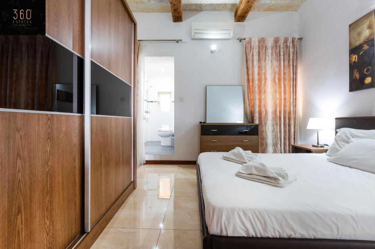 Seafront - Top Location, Top Floor With Wifi & Ac By 360 Estates Valletta Zewnętrze zdjęcie