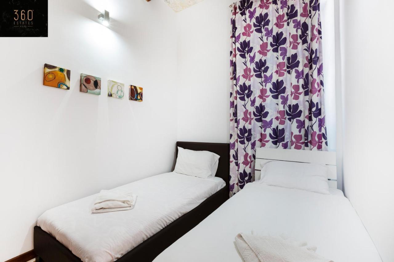 Seafront - Top Location, Top Floor With Wifi & Ac By 360 Estates Valletta Zewnętrze zdjęcie